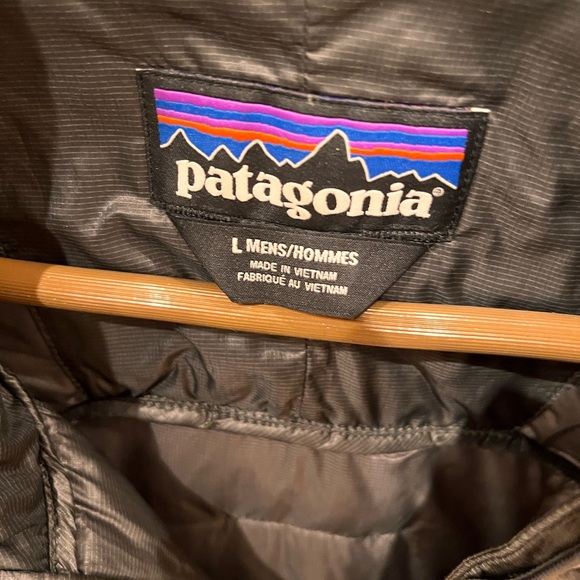 Patagonia Men’s jacket size Large
Excellent condition 
Non smoking home - Picture 2 of 4